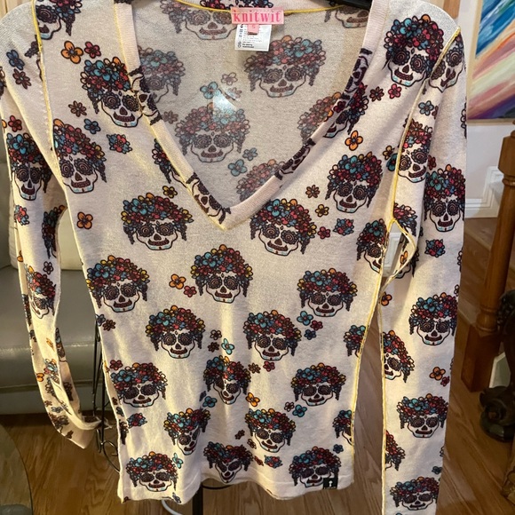 NWOT! CASHMERE! V neck sz S soft Candy Skull Sweater - Picture 1 of 9